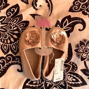 (NWT) Children’s Place Flower Shoes